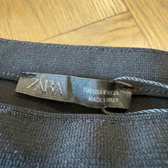 Zara- Size M women's one shoulder shirt with bow - Picture 6 of 6